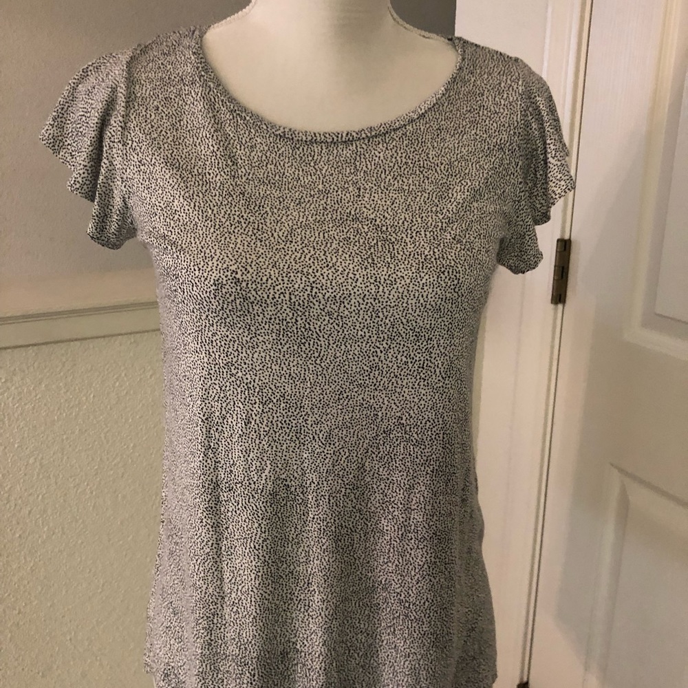 Short sleeve white with black specks t-shirt